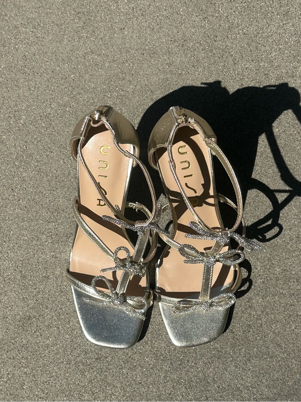 Gold / silver bow detail heels